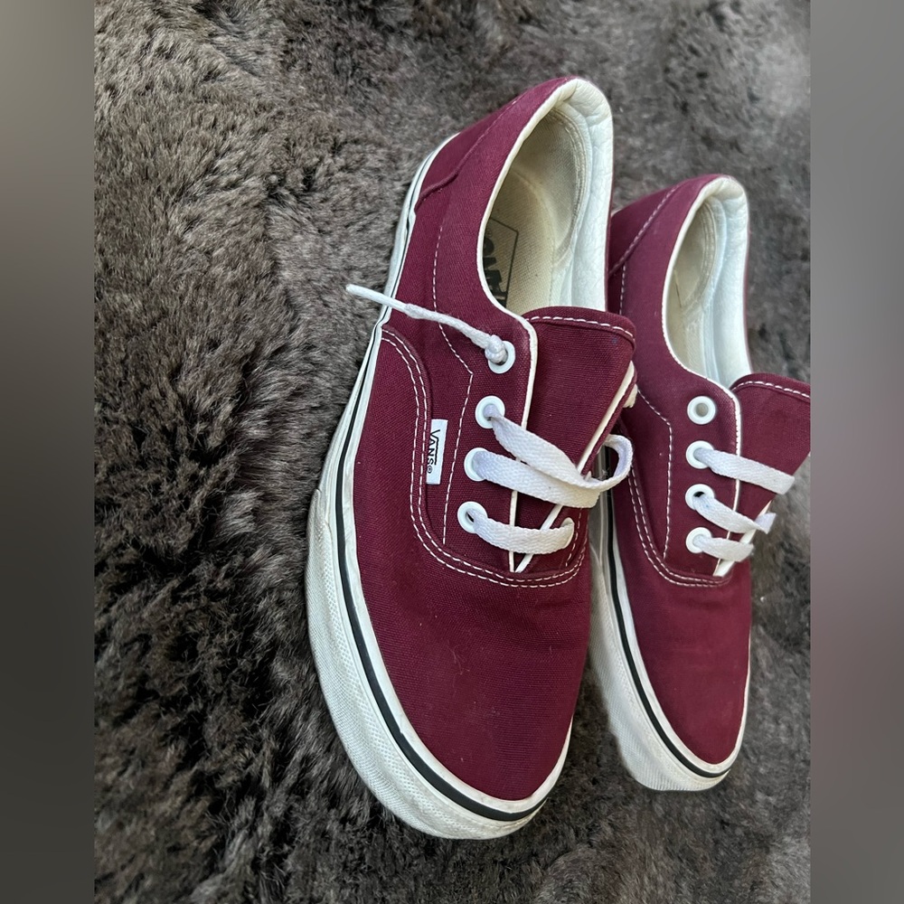 VANS MAROON LACE UP SHOES SIZE 6M/7.5 W